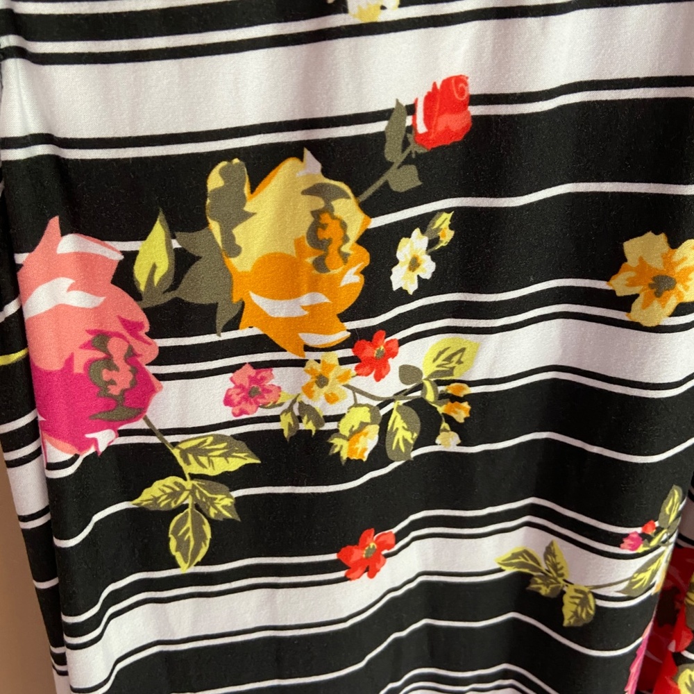 WOMEN'S SIZE MEDIUM SLEEVELESS DRESS MULTI COLOR BLACK RED YELLOW - Picture 4 of 5